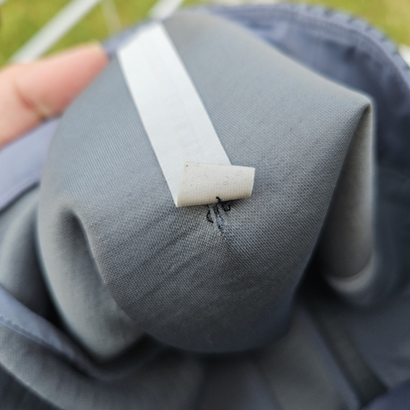 Lululemon Shaped Short in Sterling size 4 gray and black stripes ponte knit - Picture 10 of 11